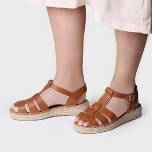 Toni Pons Emma Women's flat fisherman sandals in leather. Color: NOUGAT. Size US